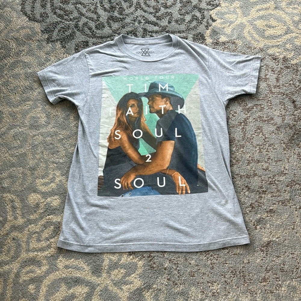 Soul 2 Soul Tim McGraw & Faith Hill Official 2017 Tour T-shirt Gray Medium